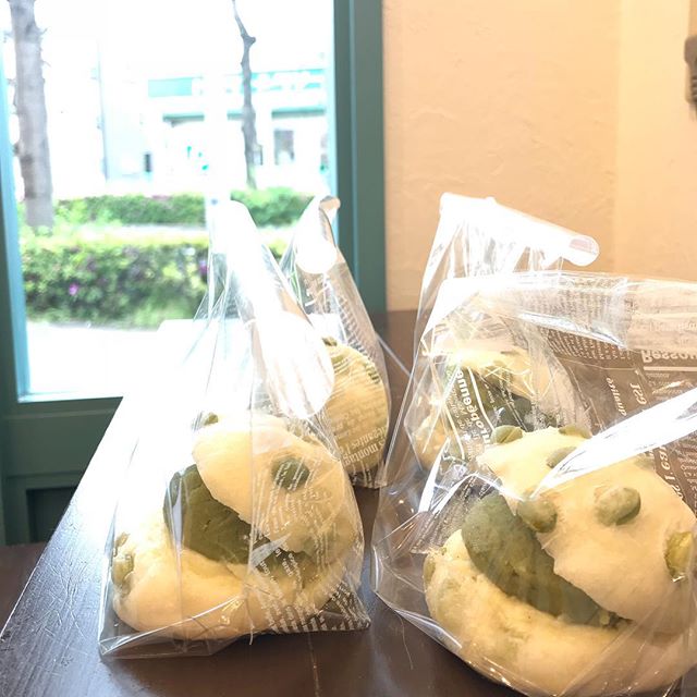 ベーカリートムです。ずんだミルクの投稿ばかりで、すみません。昼頃品切れしていたずんだミルクを残して、16時ほぼ完売しております。今日は昼頃たくさんのお客様にご来店いただき、ありがとうございました。#bakerytom #ベーカリートム #パン屋#パン#高津 #溝の口#川崎市#高津区#ずんだはまだあります